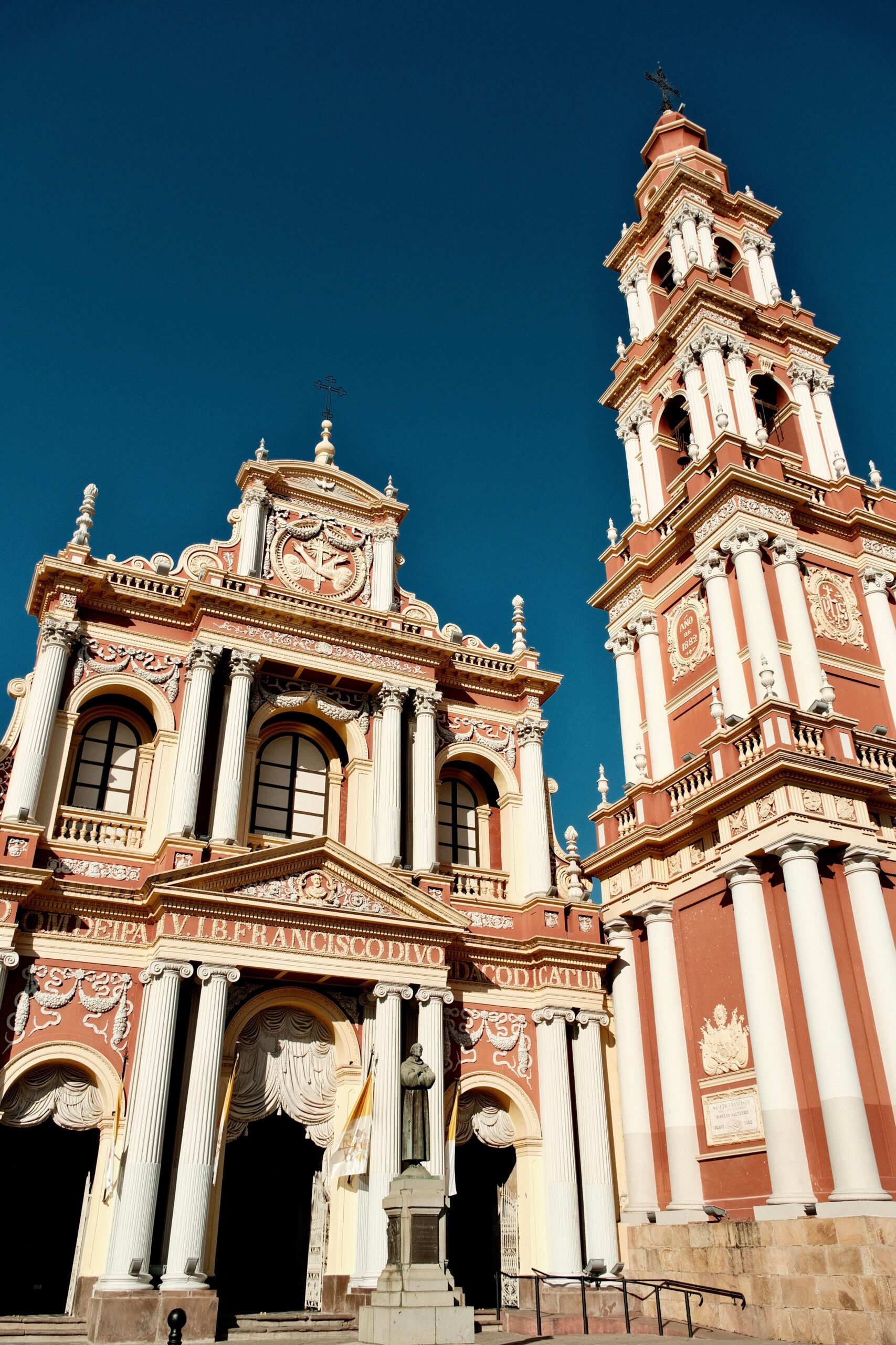Iglesia San Francisco en la ciudad de Salta